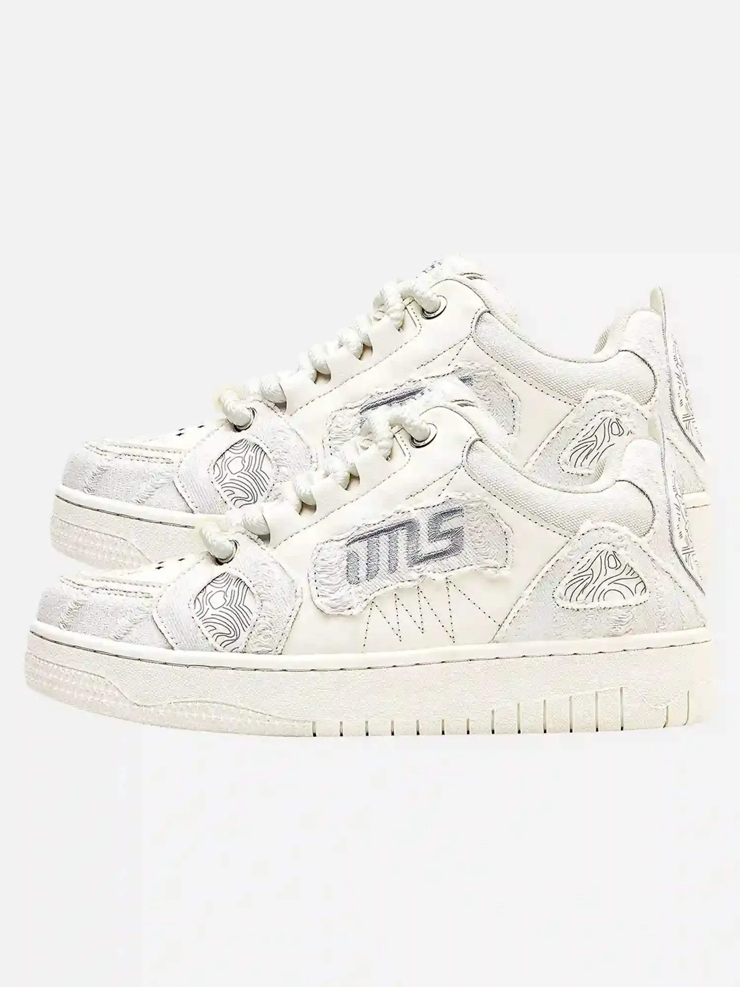 Disguisen American Trendy Embroidered Letter Sneakers