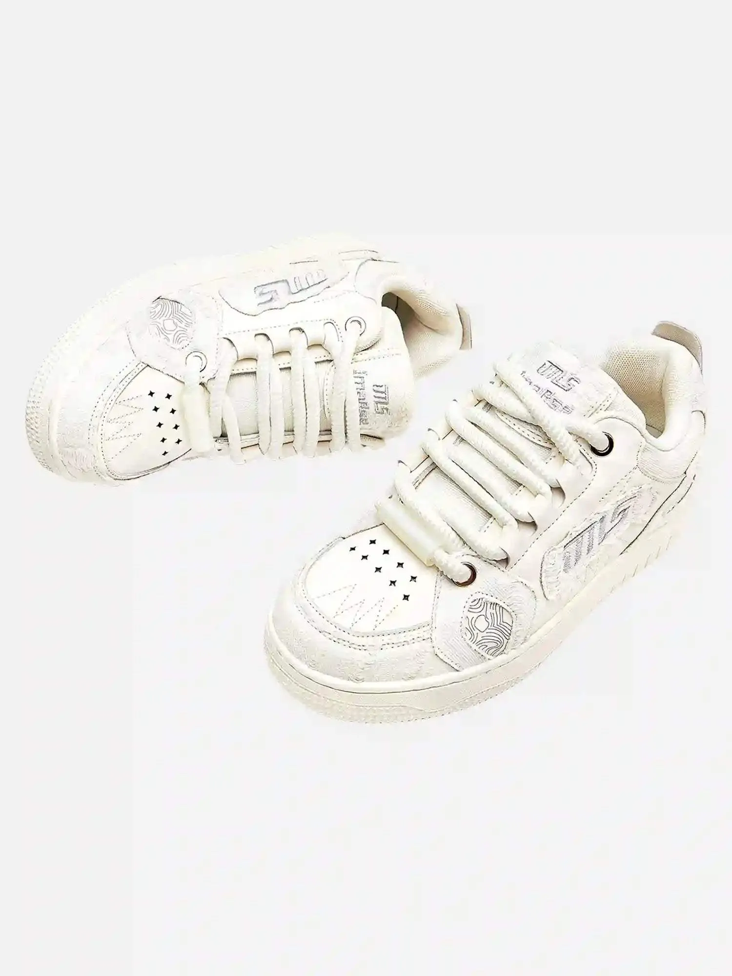 Disguisen American Trendy Embroidered Letter Sneakers