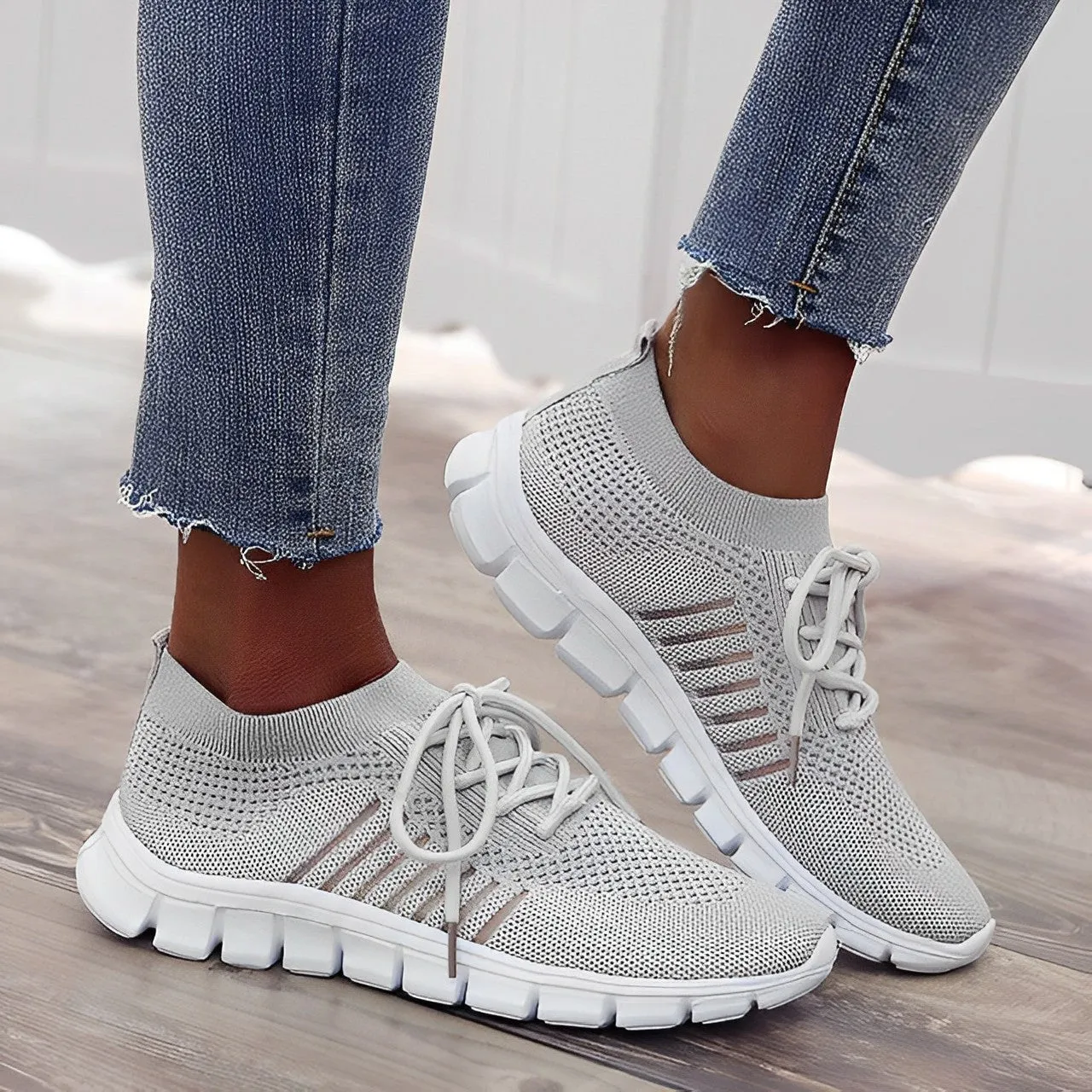 Lightweight training shoes