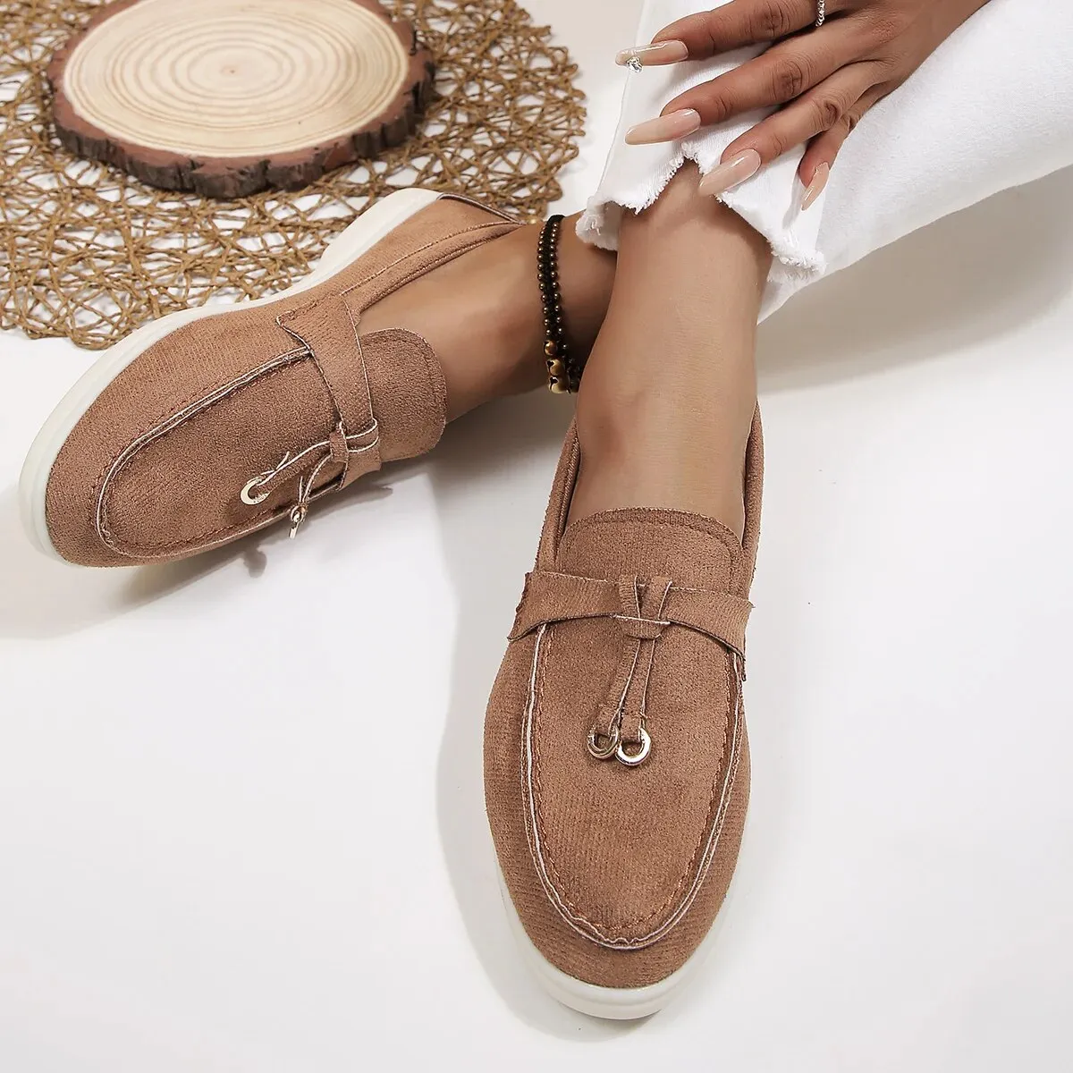 Pendant Decor Flat Loafers