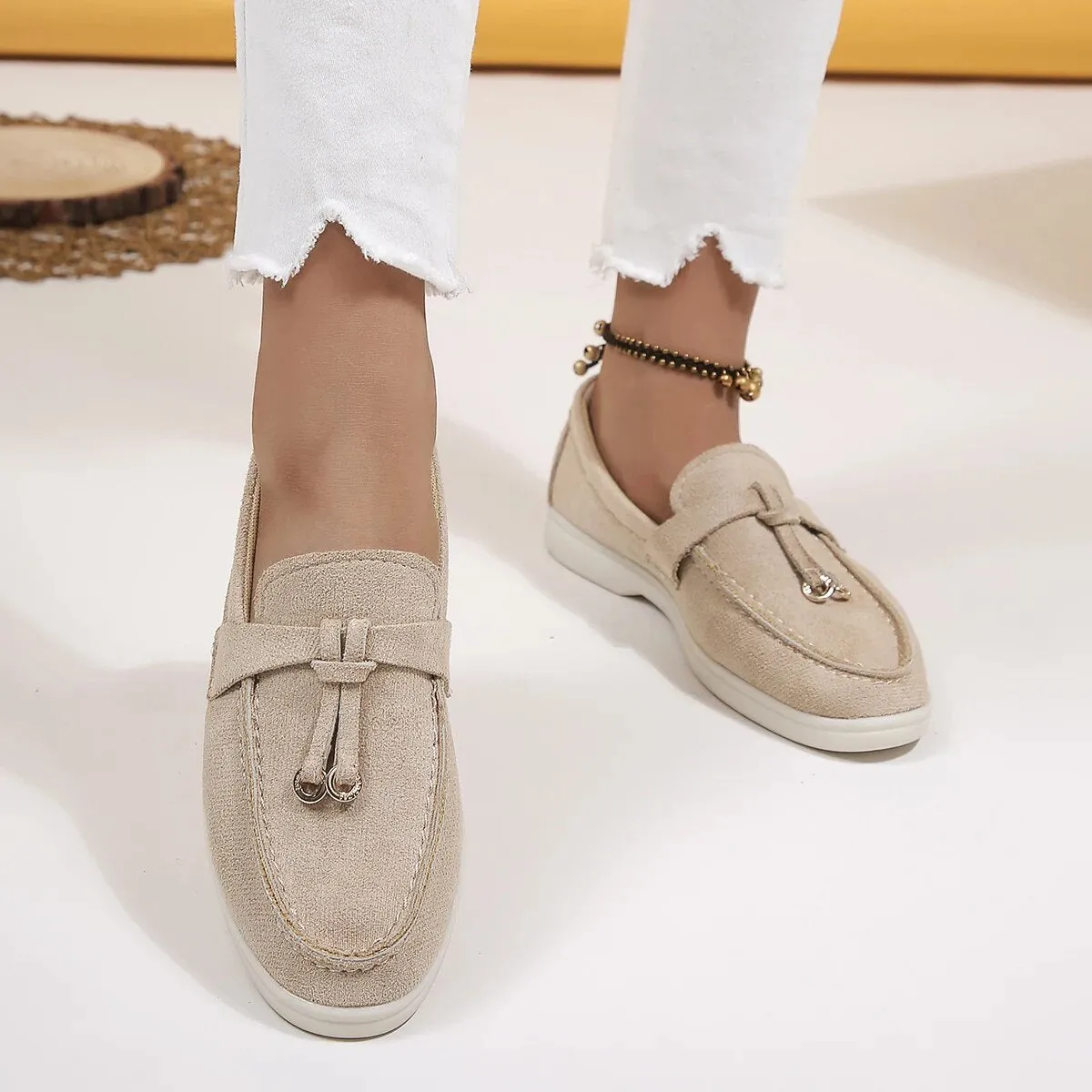Pendant Decor Flat Loafers