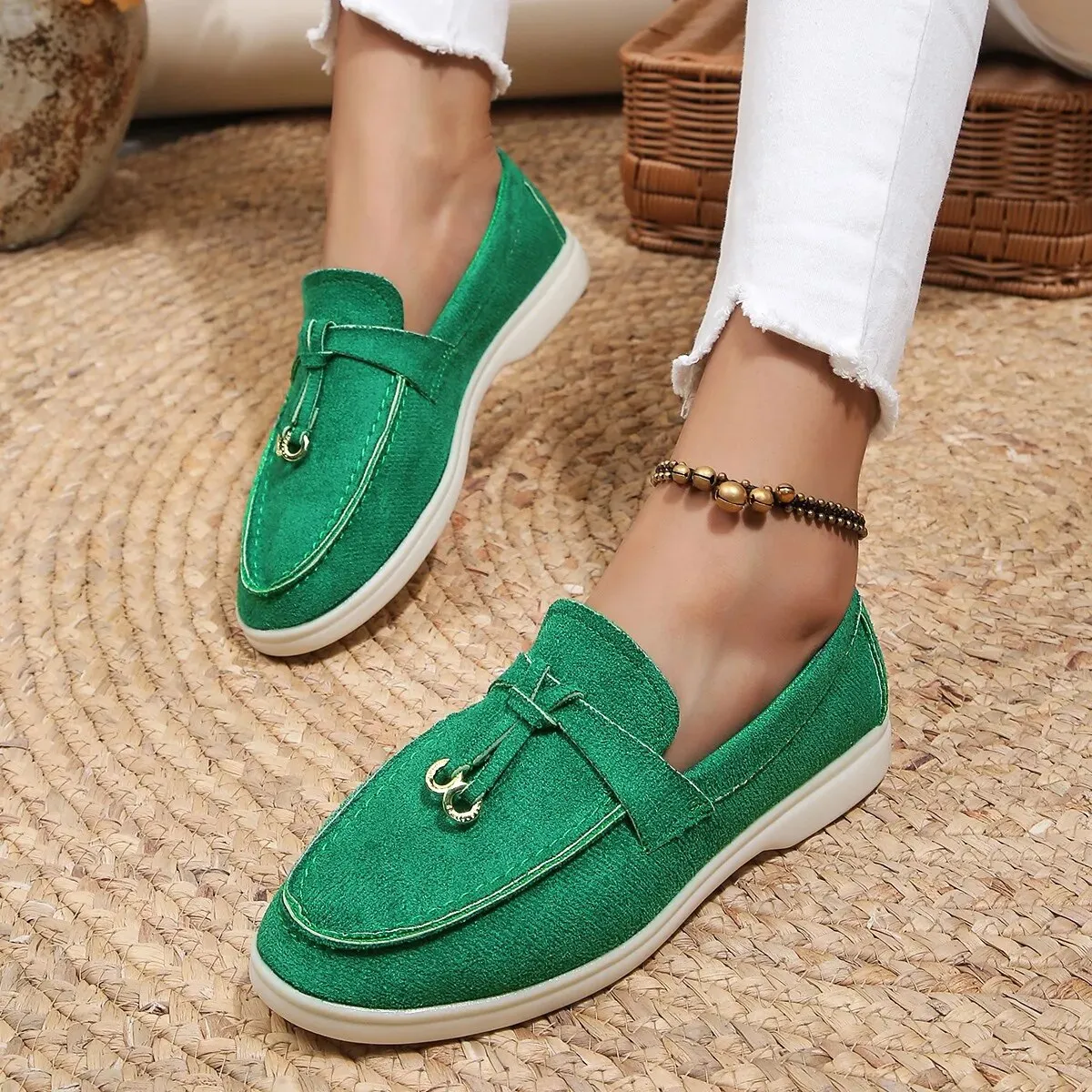 Pendant Decor Flat Loafers